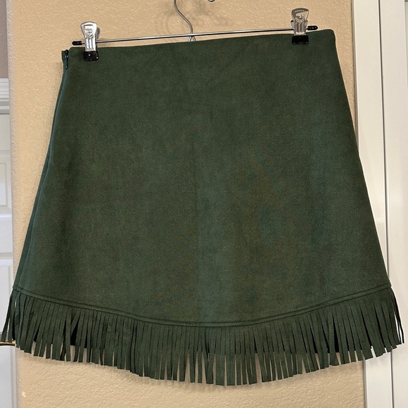Elegant Olive Fringed Skirt - Picture 3 of 3